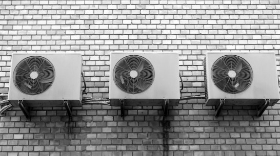 В аномальную жару в воронежской многоэтажке загорелся кондиционер