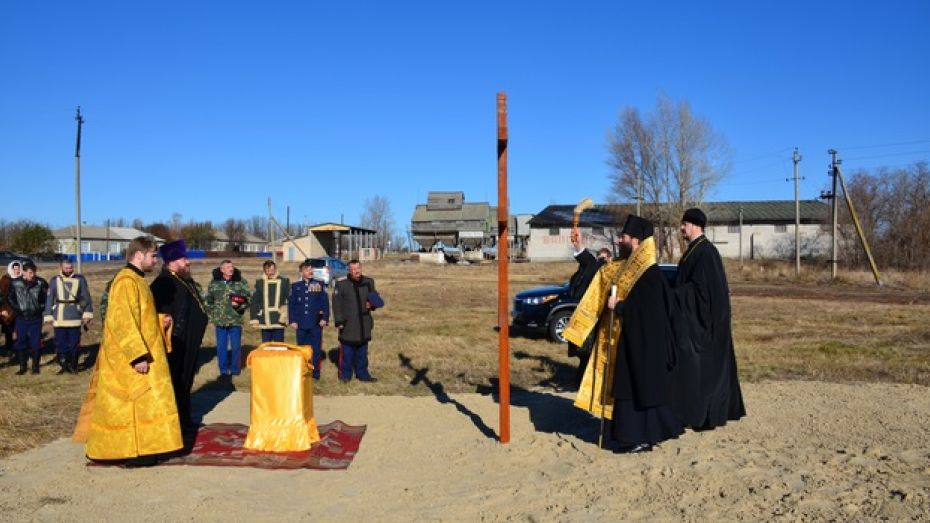 Погода в верхнем мамоне на месяц. Храм Успения верхний Мамон. Духовный центр верхний Мамон. Верхний Мамон храм Успения 2022 год. Митрофановский храм верхний Мамон колокольный звон.