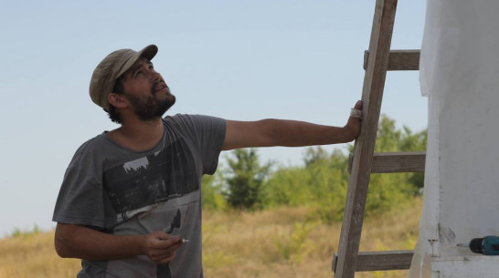 Московский художник Андрей Кузькин покажет в Воронеже свои «Привязанности»