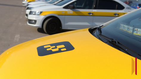 Цены на такси в Воронеже взлетели до заоблачных высот утром 18 августа