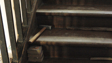 В Северном микрорайоне Воронежа мужчина насмерть забил молотком спящую мать