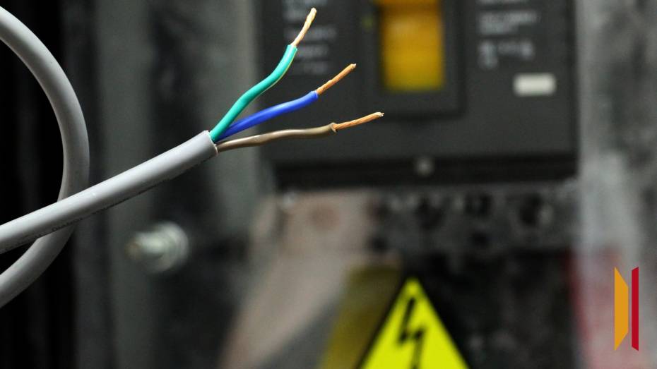 В Ленинском районе Воронежа восстанавливают электроснабжение после аварии