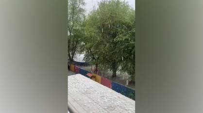 Град пошел в Воронеже днем 27 апреля: видео