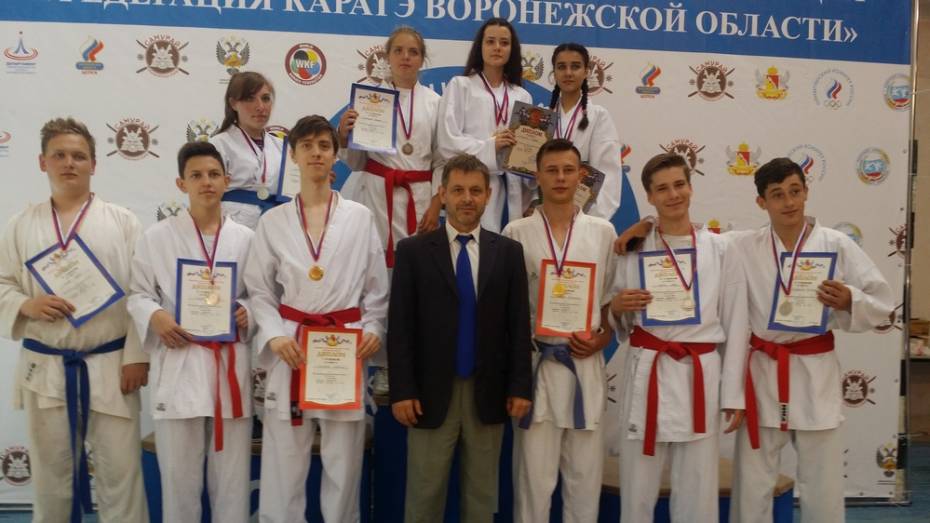 Бобровские каратисты завоевали 4 «золота» на областной спартакиаде среди учащихся 