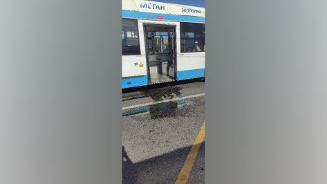 В Воронеже автобус с пассажирами залило кипящим тосолом