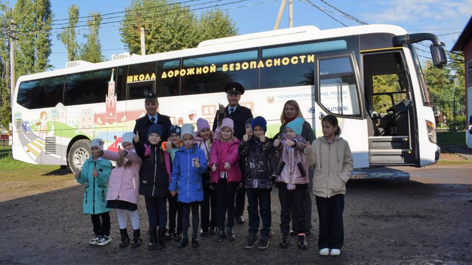 Единственный в России автобус-тренажер побывал в Борисоглебске