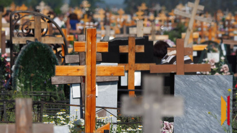 Суд обязал воронежца демонтировать ограду на кладбище