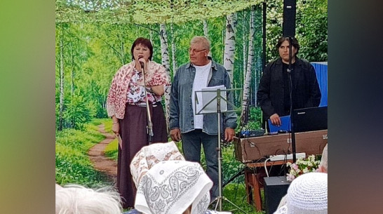 В панинском селе Михайловка 2-я провели благотворительный концерт в поддержку бойцов СВО