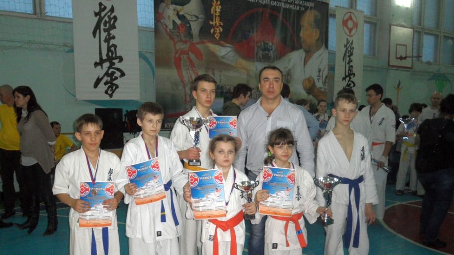 Поворинские каратисты завоевали 5 медалей на межрегиональных соревнованиях