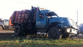 Воронежец на «ЗИЛе» переломал ребра при столкновении с «ВАЗом»