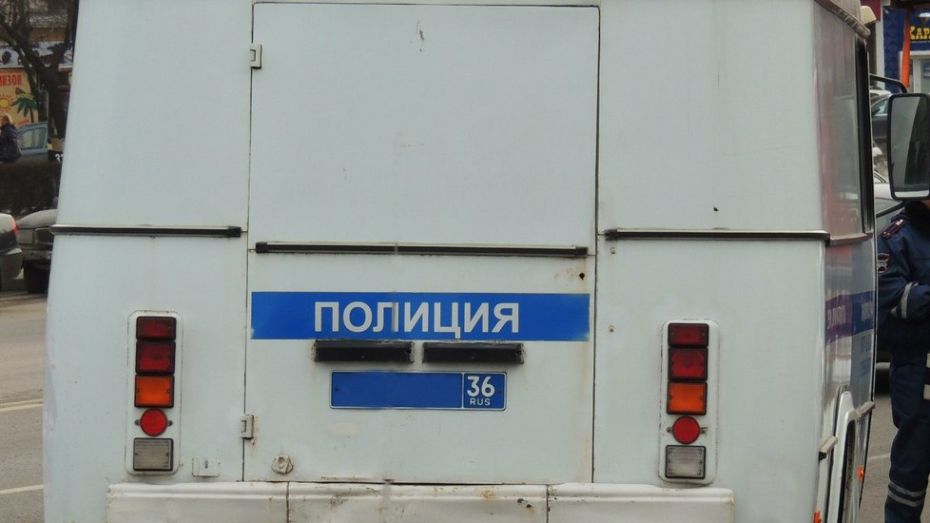 Воронежская полиция попросила откликнуться очевидцев погрома на автобазе