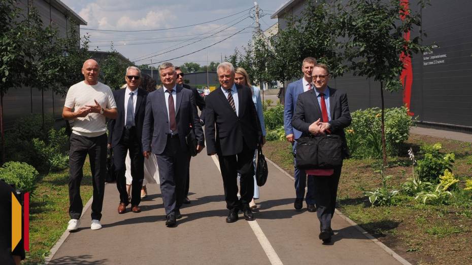 «Задача – расширять географию экспорта»: Воронежская область принимает торговых представителей РФ из 6 государств