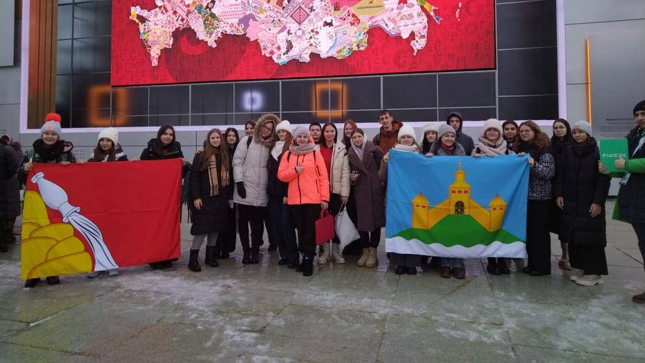 Новоусманская школьница станцевала лезгинку на выставке «Россия» в Москве