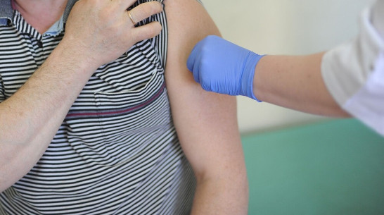 Разработчики 2-й российской вакцины от COVID-19: прививать бессимптомных больных можно