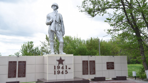 В новохоперской Пыховке отремонтировали памятник участникам Великой Отечественной
