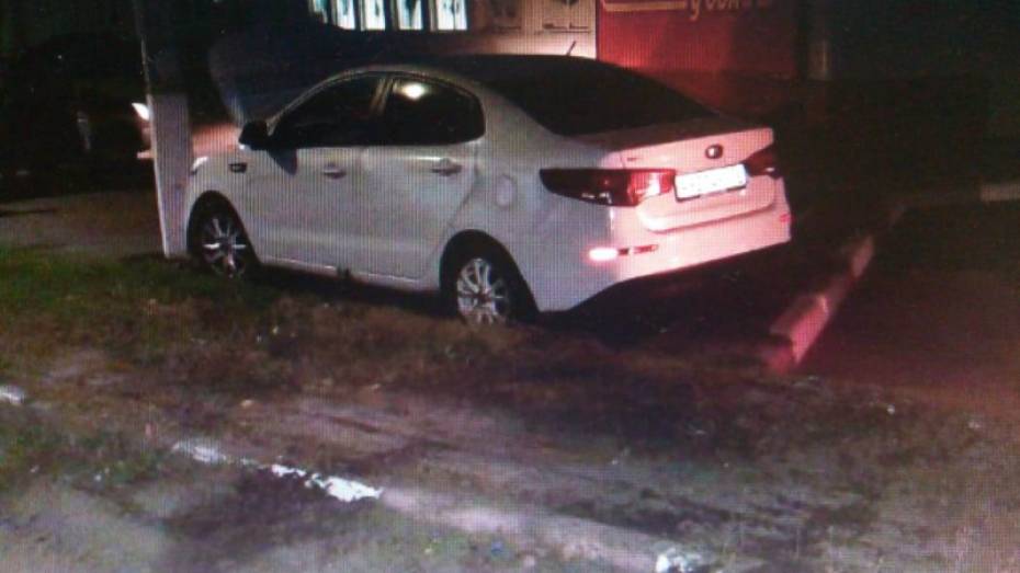 В Воронежской области осудили пьяного водителя, сбившего опору ЛЭП