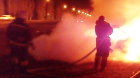 В Воронеже ночью сгорел торговый павильон