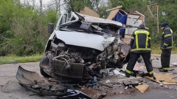 В Воронежской области 38-летний мужчина погиб в страшном ДТП с грузовиком и «Газелью»