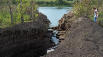 Прокуроры предъявили претензии владельцу участка после попытки слива озера под Воронежем