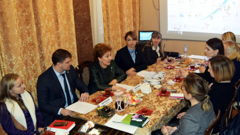 Воронежские женщины-предприниматели обсудили проблемы малого бизнеса с Галиной Кареловой