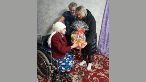 «Женщина-кремень». Жительница Воронежской области отметила 100-летний юбилей