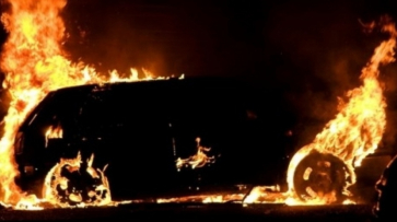 В Борисоглебске неизвестные подожгли 2 автомобиля