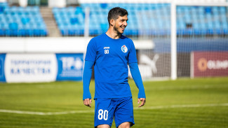 Воронежский «Факел» продлил контракт с полузащитником Валерием Царукяном