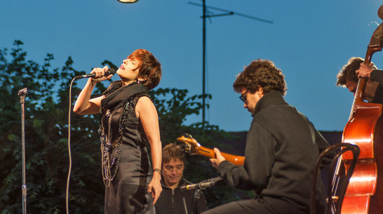 Португальская певица Криштина Бранку исполнила романсы-фаду у стен Рамонского замка