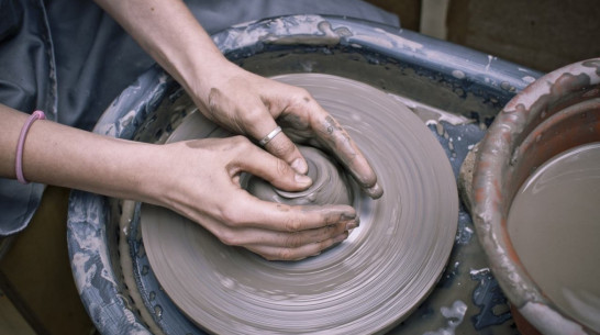 Профессиональный гончар научит воронежцев работать с глиной
