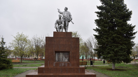 Шесть мемориалов воинской славы отремонтируют в Воронежской области ко Дню Победы
