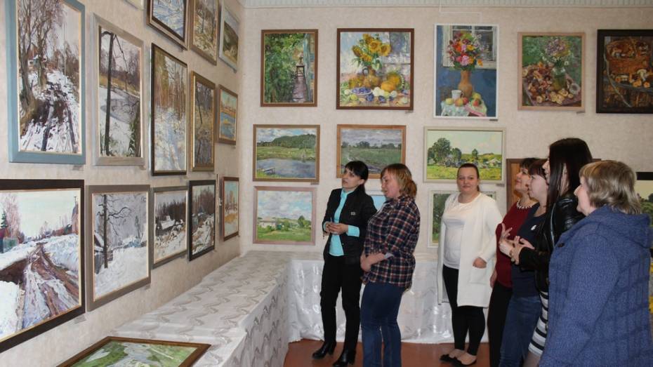 В Ольховатке открылась выставка воронежского художника Константина Финакова