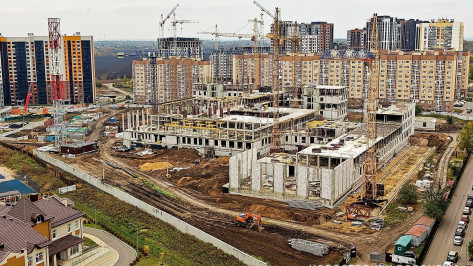 Воронежцам показали ход строительства школы на 2 тыс мест в Шилово