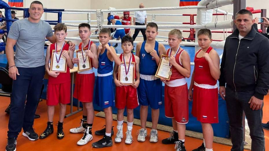 Юные богучарские боксеры взяли 7 медалей на турнире в Воронеже