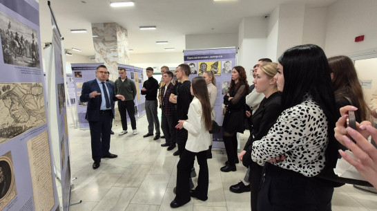 Понять исторические корни и современные реалии. Воронежцев пригласили на выставку о защите суверенитета России