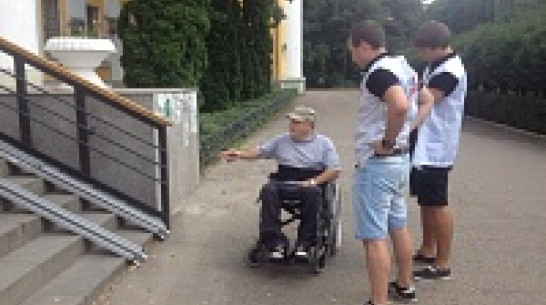 Молодогвардейцы забраковали пандус воронежского лестеха