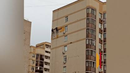 В Воронеже на улице Туполева обвалился фасад многоэтажки