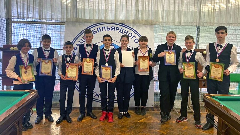 Бутурлиновские бильярдисты завоевали 2 «золота» первенства воронежской спортшколы №2