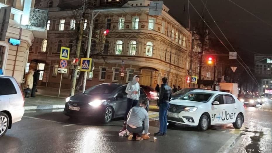 Таксист сбил пенсионерку в центре Воронежа