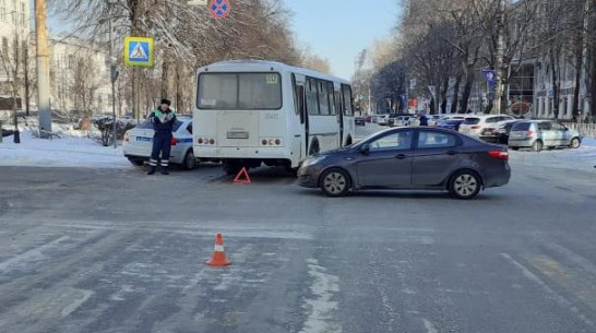 В центре Воронежа маршрутка насмерть сбила 87-летнего пенсионера