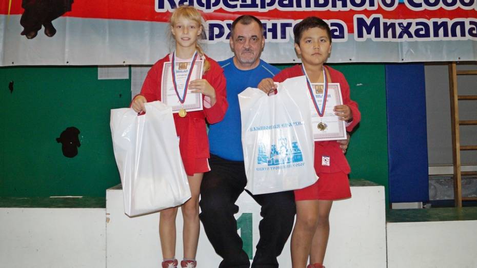 Таловские самбисты выиграли 2 «золота» на межрегиональном турнире