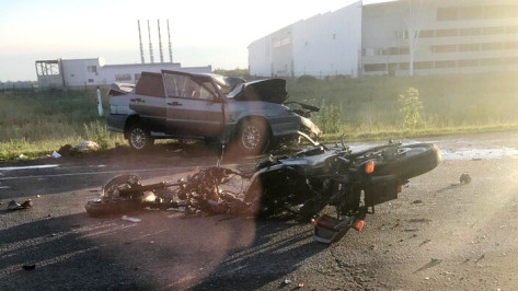 В Воронеже в ДТП с «Газелью» и ВАЗом погиб мотоциклист