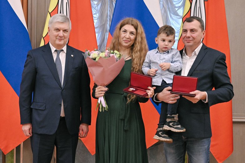 Награждение ко Дню материа