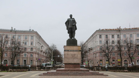 В Воронеже отреставрируют памятник генералу Черняховскому почти за 13 млн рублей