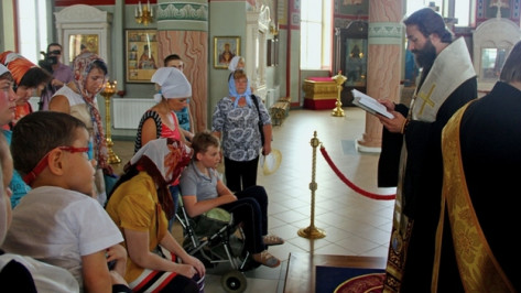 Верующие Россошанской епархии собрали 279 тысяч рублей для детей с ДЦП