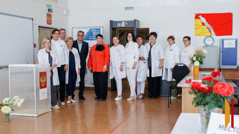 Член Совета при Президенте РФ Ирина Боровова осмотрела избирательные участки в Воронеже