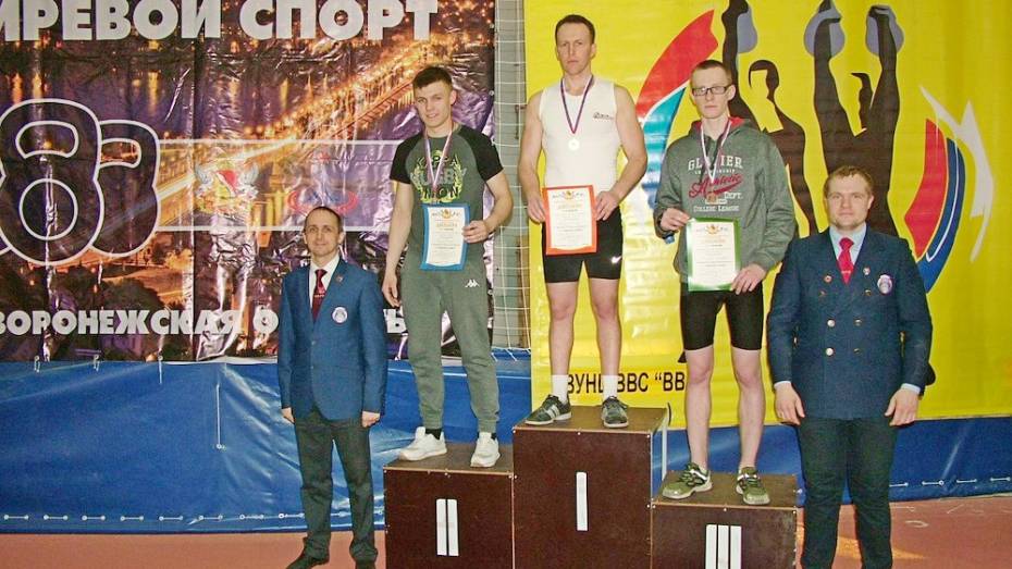 Нижнедевицкий гиревик завоевал «золото» на чемпионате области