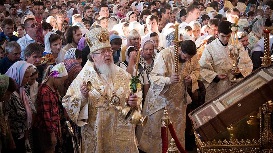 Воронежцев приглашают посетить богослужения в честь 400-летия дома Романовых