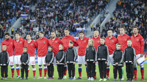 Трое детей из Воронежской области получили подарки от сборной России по футболу 