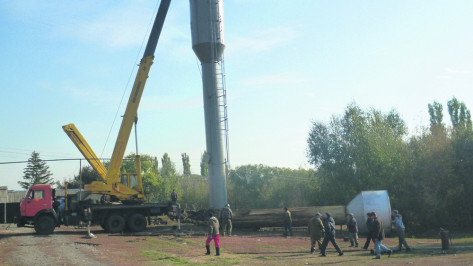 В Таловском районе установили новую водонапорную башню