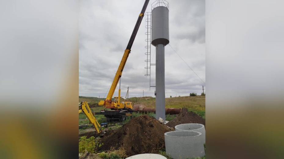 Активисты подгоренского села Сергеевка установили новую водонапорную башню